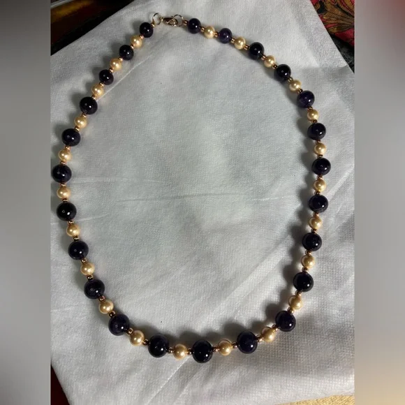 Handcrafted Amethyst and Cream Color Shell Pearl Necklace rose gold tone accents - Picture 4 of 6